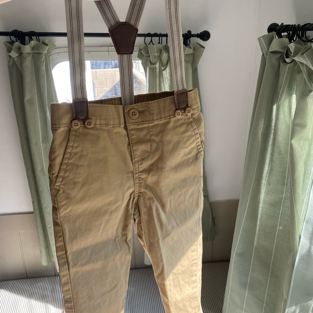 Toddler Oshkosh B'gosh Dress pants with Suspenders Size 24 Mo